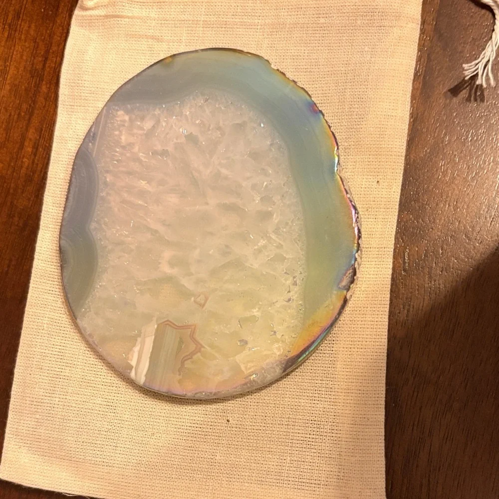 Iridescent Blue-White Agate Slice Decorative Geode NWOT! - Picture 2 of 8